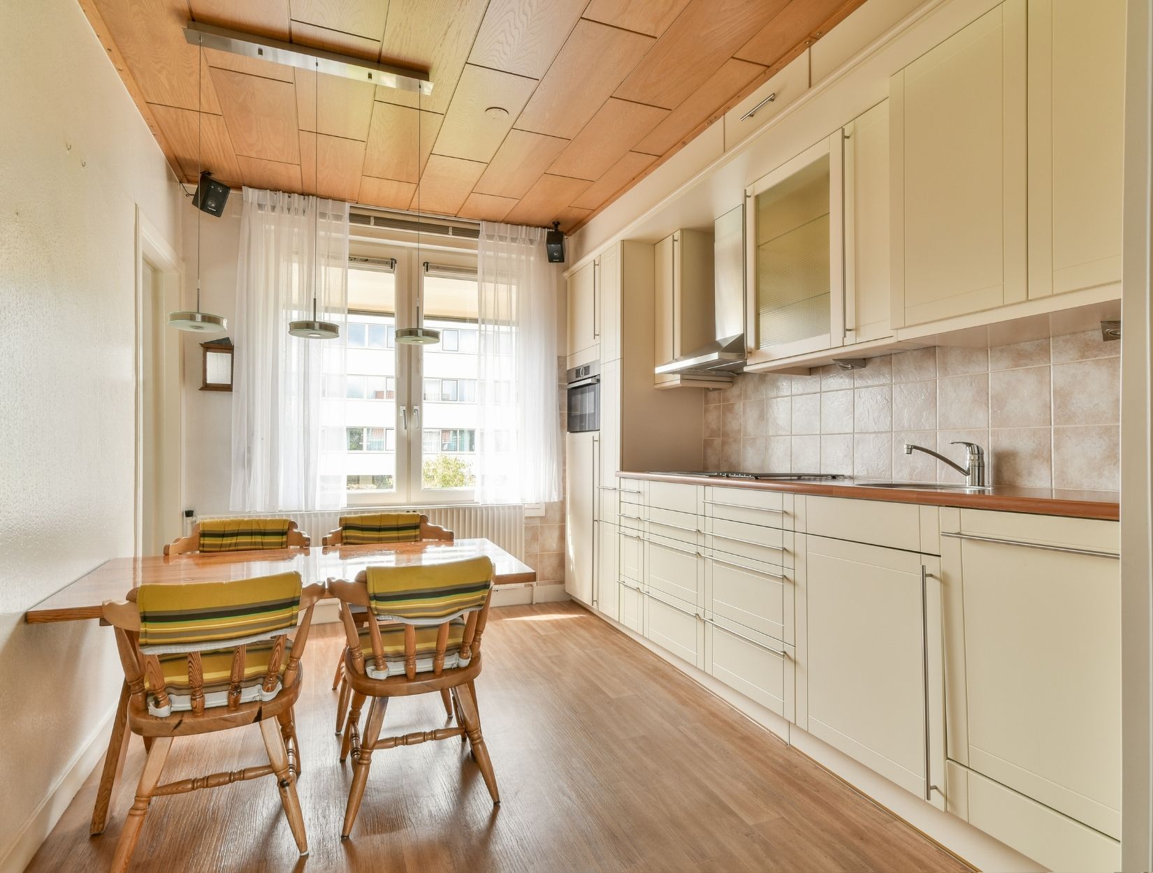 Do you provide cleaning for busy professionals in Chicago?